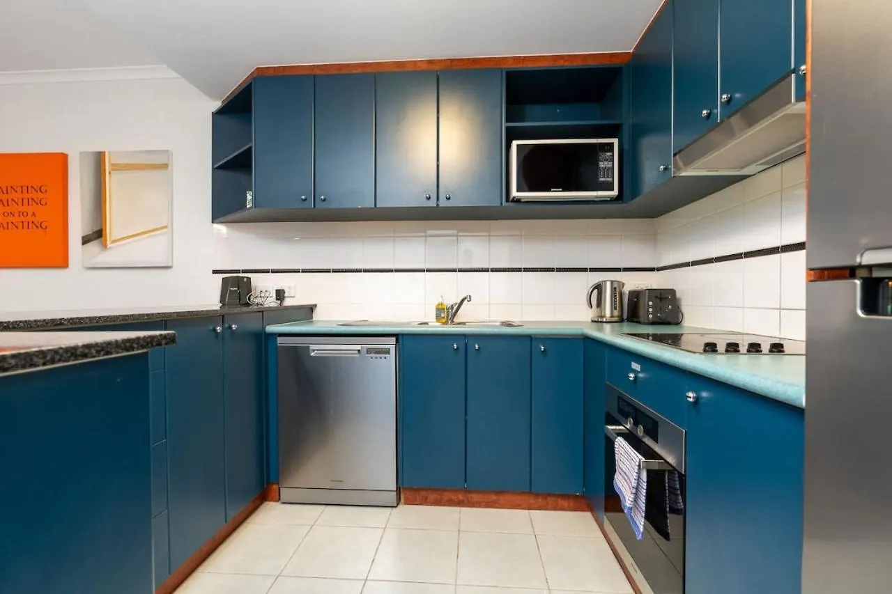 Vibrant 2Br Apt 3 Mins To Manuka Terrace Kingston Australia