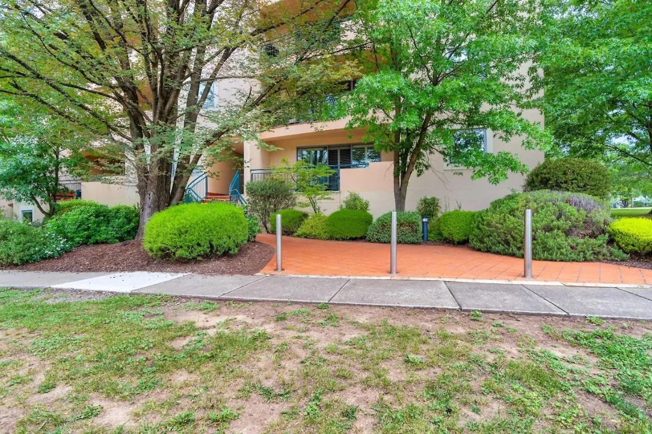 Vibrant 2Br Apt 3 Mins To Manuka Terrace Kingston